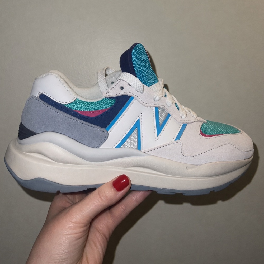 New Balance Retro Inspired Women's Sneakers